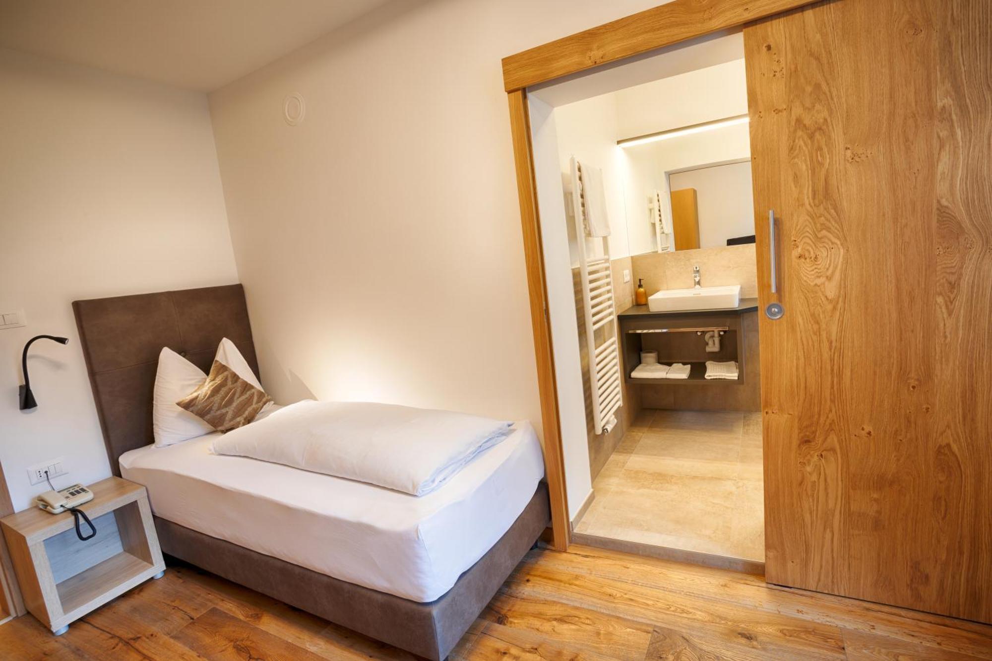 Hotel Lamm Натурно Екстер'єр фото