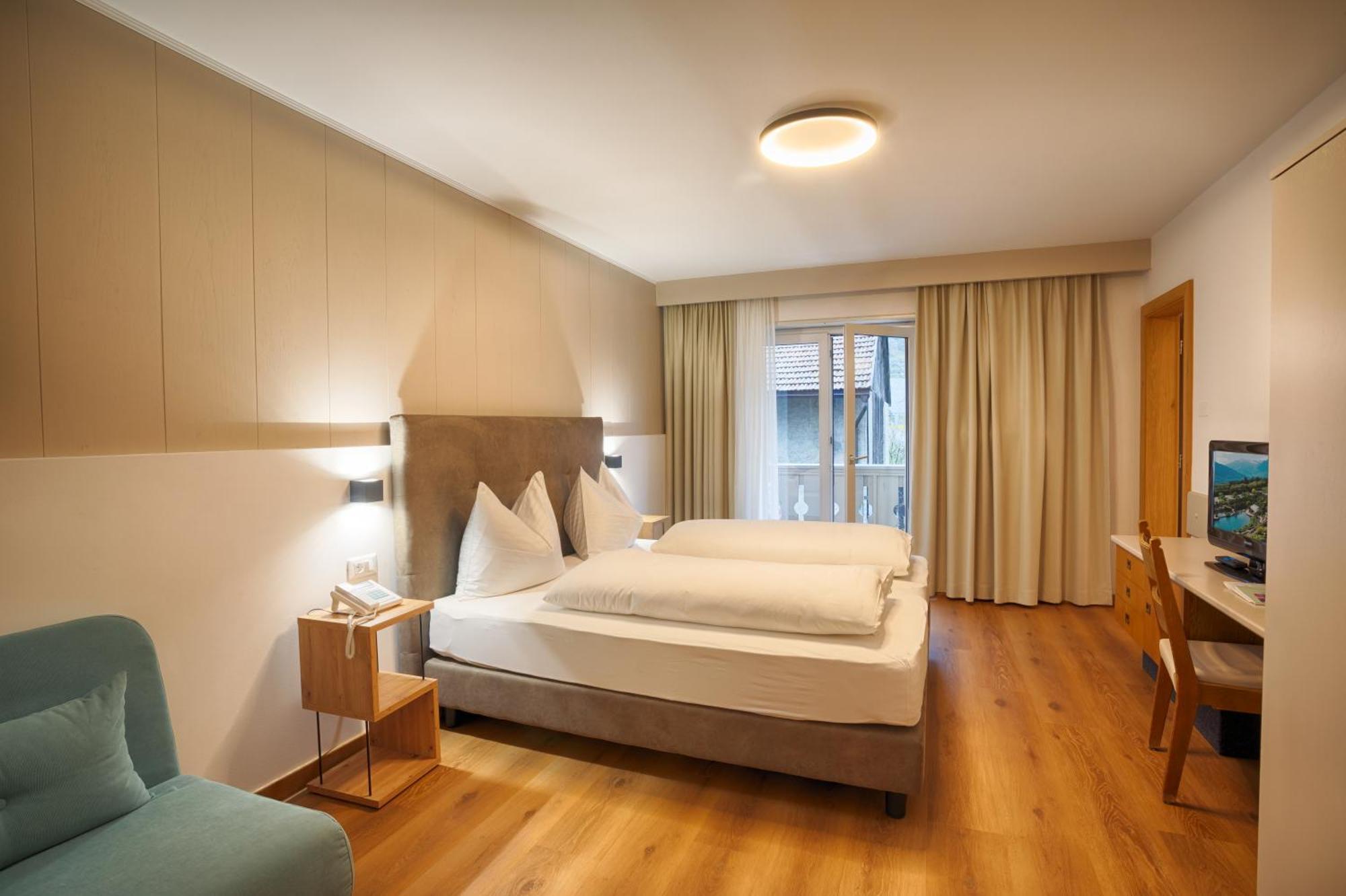 Hotel Lamm Натурно Екстер'єр фото