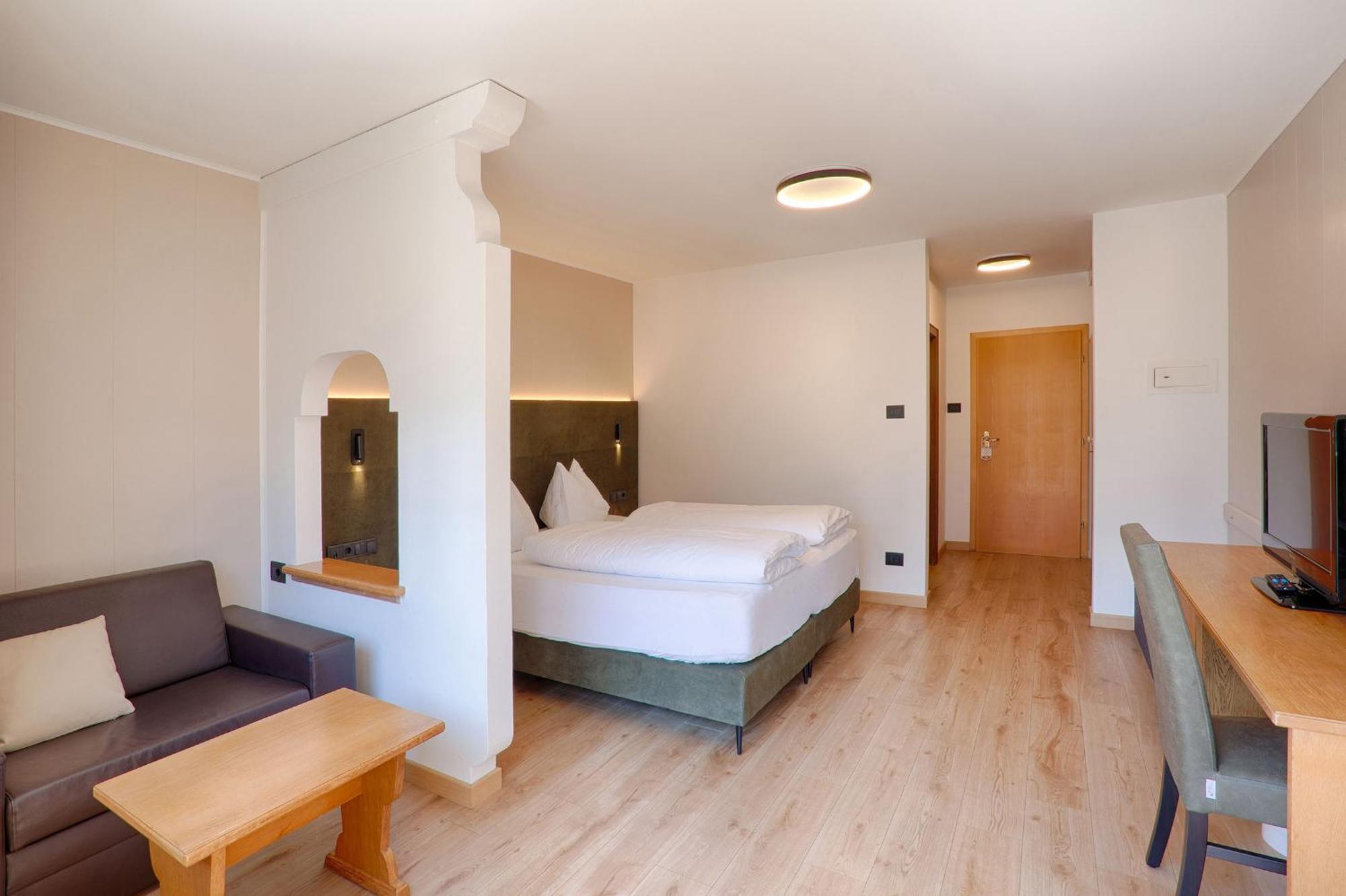 Hotel Lamm Натурно Екстер'єр фото